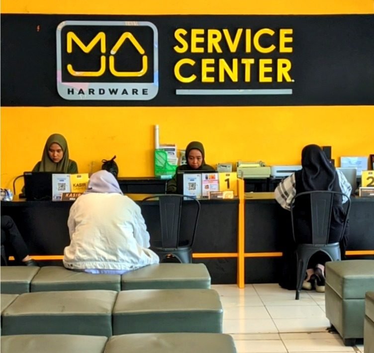 MCare Maju Hardware Service Center Plaza Madiun